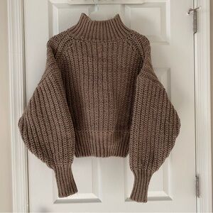 H&M chunky tan turtleneck sweater size S